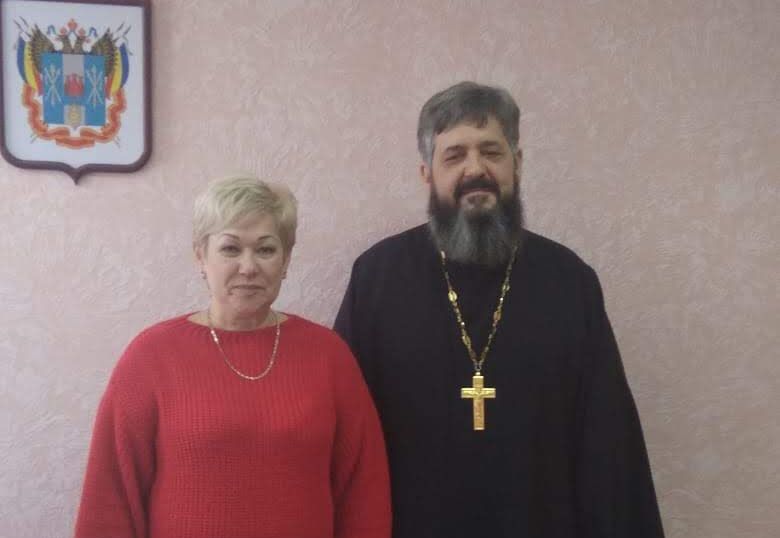 Настоятель прихода храма святой преподобномученицы Елисаветы иерей Георгий Русинов посетил «Центр социального обслуживания граждан пожилого возраста и инвалидов г. Гуково»