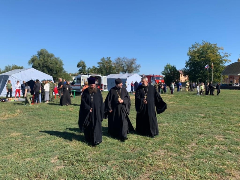 Преосвященнейший епископ Симон посетил открытый молодежный фестиваль добровольческих движений и патриотических организаций «Свежий ветер-2023»