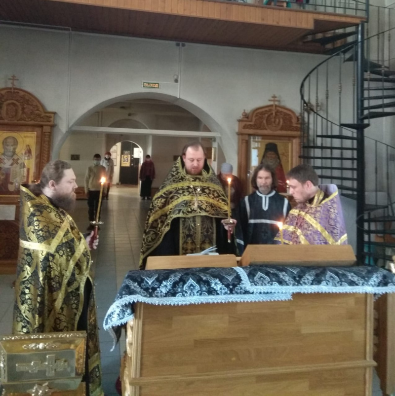 В храме Донской иконы Божией Матери г. Новошахтинска было совершенно Мариино стояние