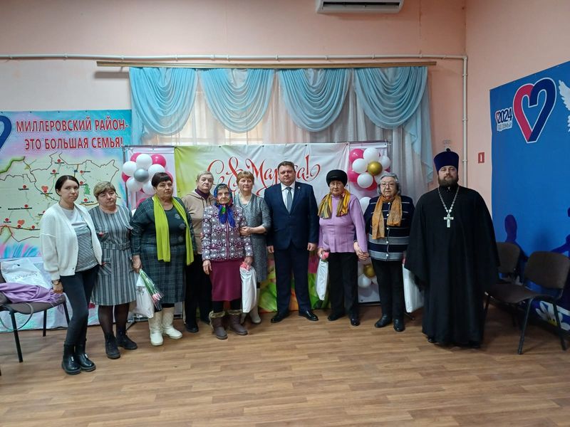 Иерей Симеон Есин поздравил прекрасную половину миллеровцев с весенним женским праздником