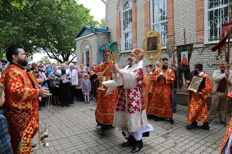В день памяти святителя Николая Чудотворца епископ Симон совершил Литургию в Никольском храме хутора Гуково