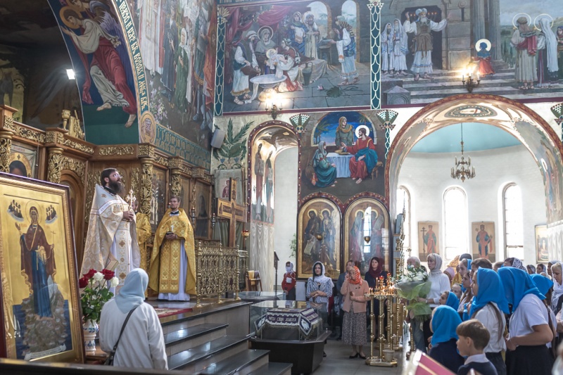 Приход Покровского кафедрального собора поздравил своего настоятеля иерея Александра Теличкина с днем рождения