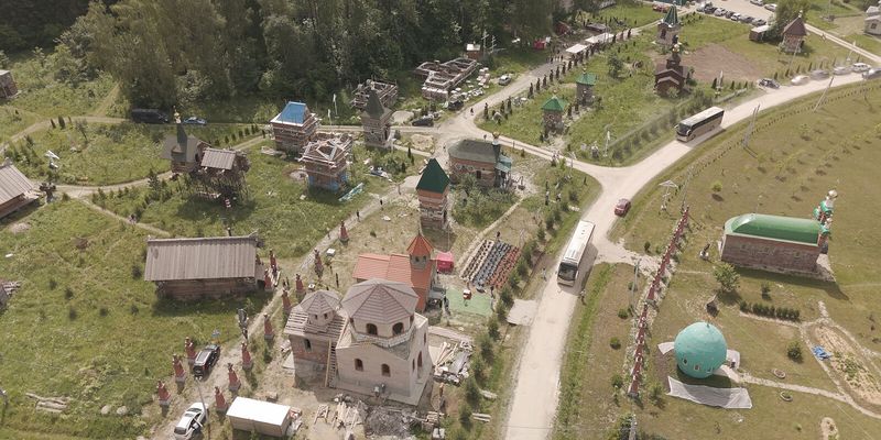 ОТЕЦ ФЕОДОР КОНЮХОВ, ЕГО ДРУЗЬЯ И ДЕРЕВНЯ
