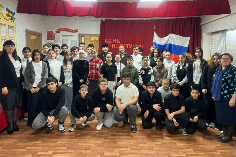 В хуторе Усьмане поговорили о законе, справедливости и единстве народов России