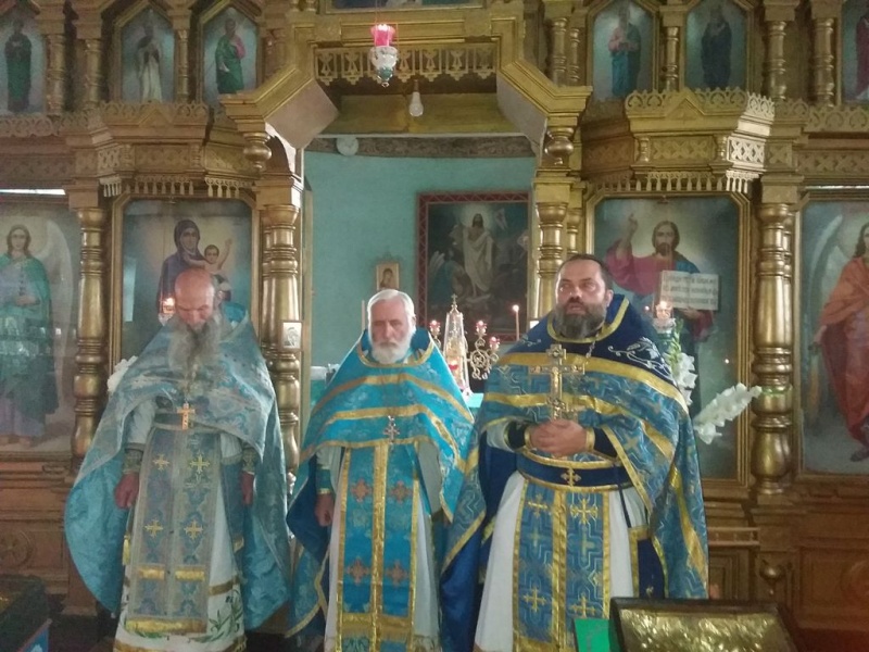 В храме Вознесения Господня г. Шахты соборным богослужением отметили праздник в честь Иверской иконы Божией Матери