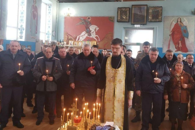 Панихида по жертвам расказачивания прошла в храме посёлка Каменоломни