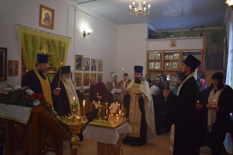 В храме святой мученицы Татианы п. Персиановский прошла панихида по об убиенным священнослужителям Иоанне Куликовском и Петре Жахановиче, подвижниках благочестия