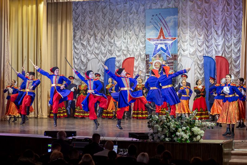 Благочинный Александровск-Грушевского округа принял участие в праздничном мероприятии, посвященном Дню Защитника Отечества