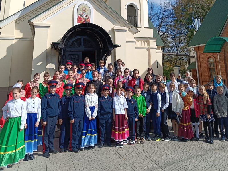 В храме Святителя Николая станицы Багаевской отметили праздник Покров Пресвятой Богородицы  