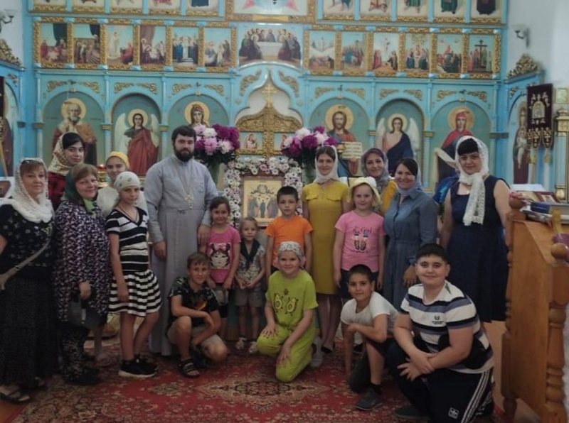 Учащиеся воскресной школы Свято-Пантелеимоновского храма г. Миллерово посетили Покровский храм в слободе Никольская