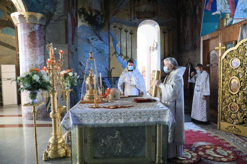 В праздник Вознесения Господня Преосвященнейший епископ Симон совершил Божественную литургию в Покровском кафедральном соборе г. Шахты