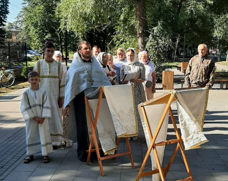 День семьи, любви и верности отметили в храме пророка Иоанна Предтечи ст. Боковской