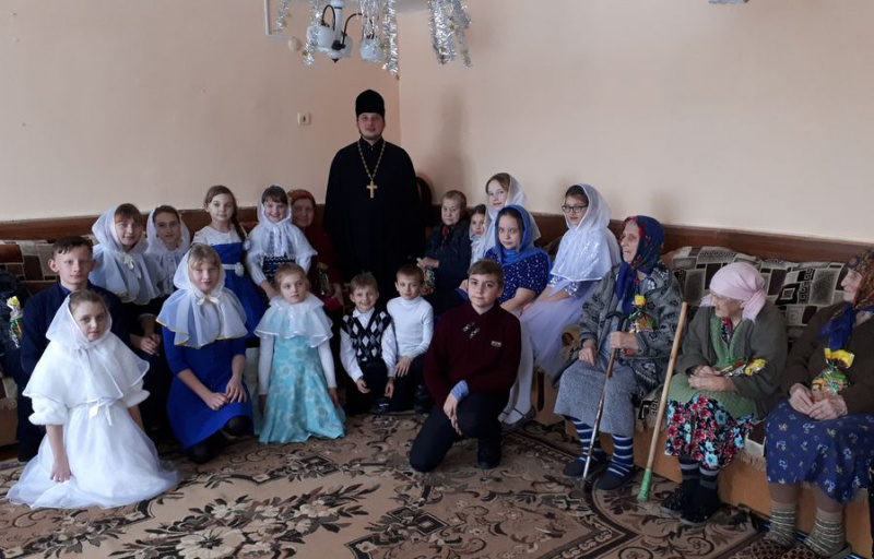 Настоятель храма Иоанна Предтечи станицы Боковской посетил местный приют для престарелых