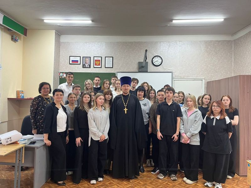В Каменской школе прошел круглый стол для учащихся в рамках Димитриевских образовательных чтений