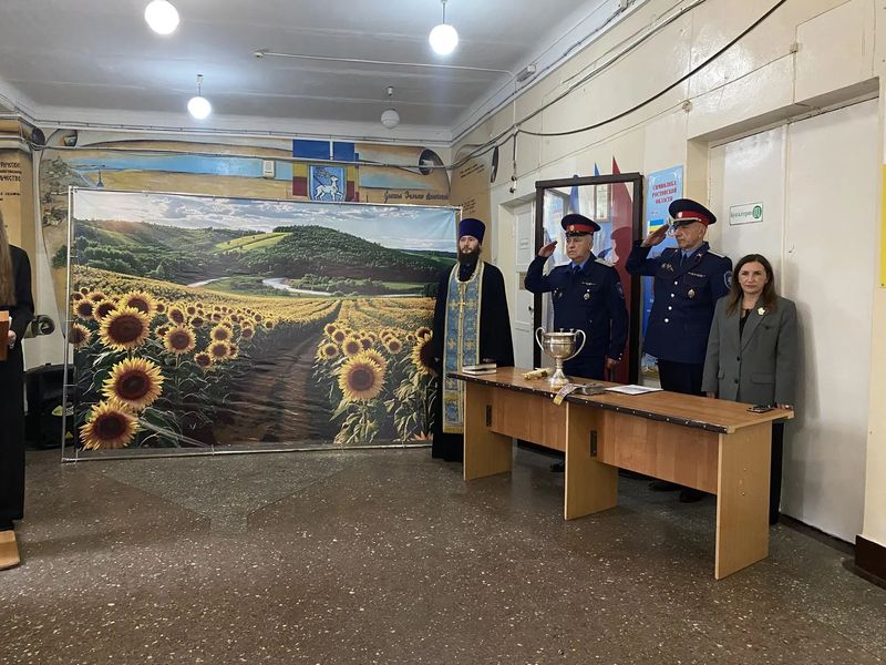 Настоятель Свято-Покровского храма принял участие в посвящении в казачата