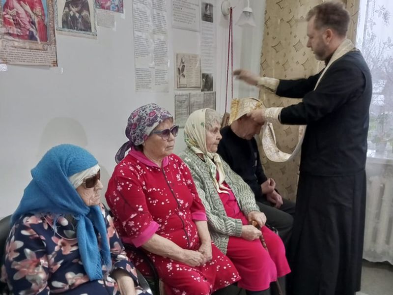 Причастие в доме престарелых