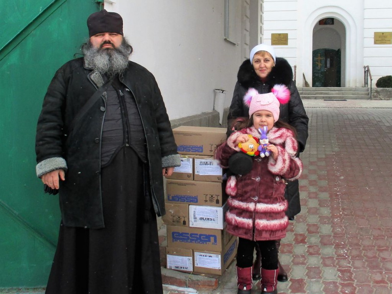 Отец Александр настоятель Смоленского храма посетил храмы Верхнедонского благочиния Шахтинской епархии с Рождественскими подарками