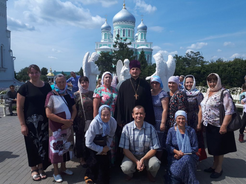 Иерей Александр Левчик и прихожане храма Иоанна Предтечи ст. Боковской совершили паломническую поездку по святым местам России