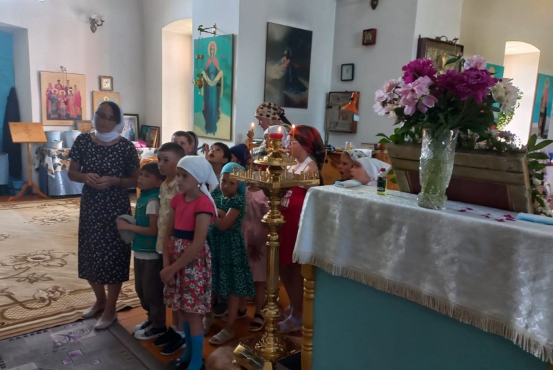 Учащиеся Никольской СОШ посетили Свято-Покровский храм в слободе Никольской