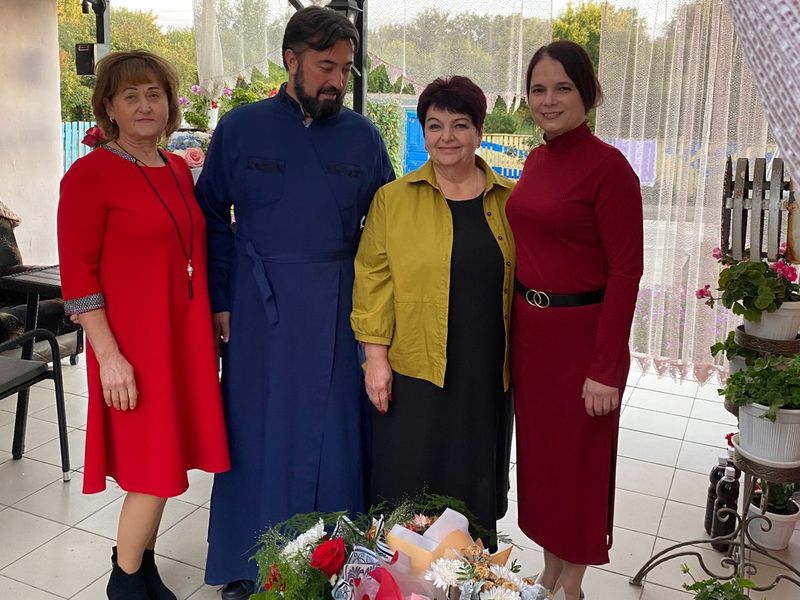 Прихожанку Свято-Троицкого храма слободы Криворожье поздравили с юбилеем