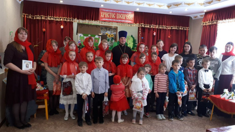 В воскресной школе «Красное солнышко» при храме Иоанна Предтечи станицы Боковской состоялся пасхальный концерт