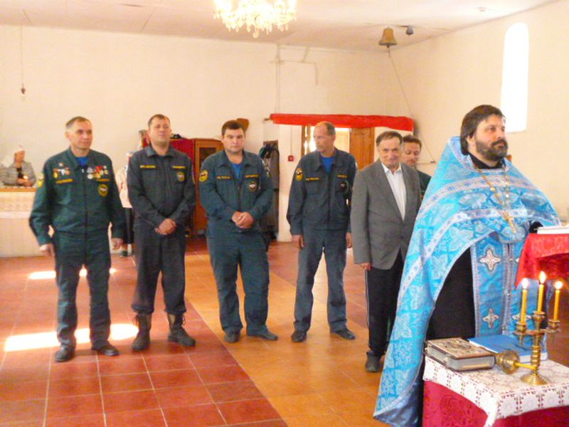 В день празднования иконы Божией Матери «Неопалимая Купина» совершены молебны о здравии служащих пожарных частей