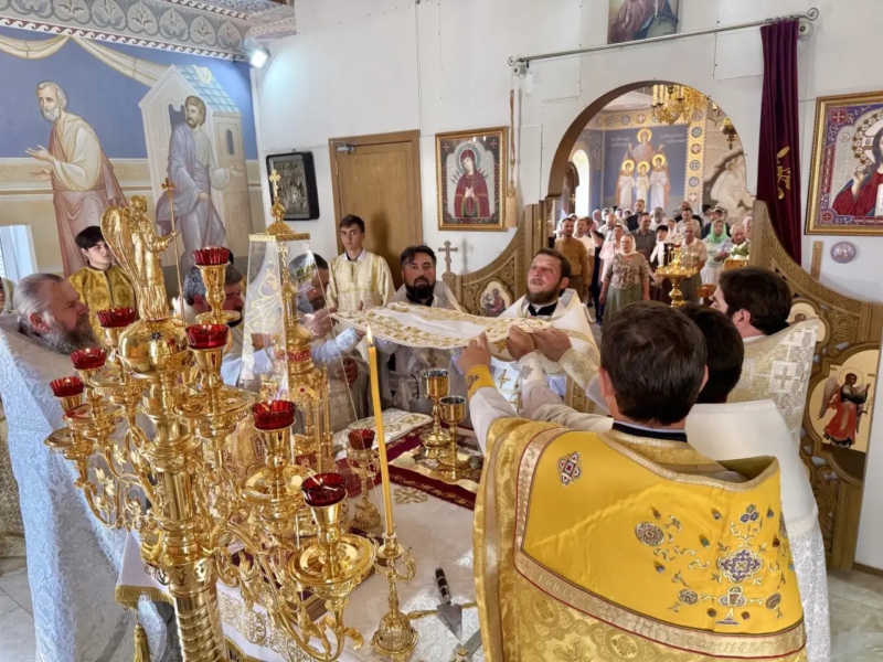 Престольный праздник в храме честь Рождества великого пророка Предтечи и Крестителя Господня Иоанна молитвенно отметили в станице Боковской