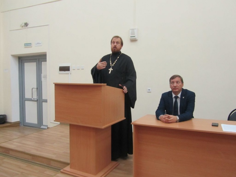 Кафедра «Православная культура и теология» шахтинского филиала ДГТУ провела беседу со студентами на тему отношения к Хеллоуину