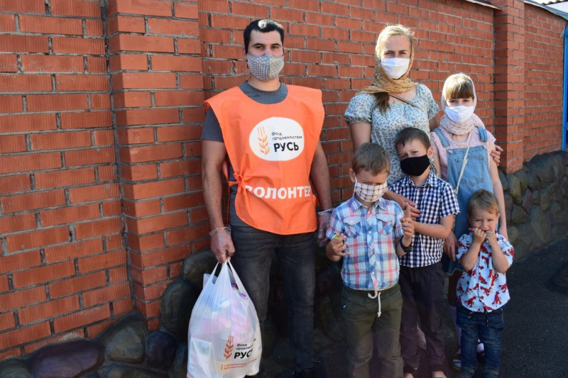 В Нижнедонском благочинии продовольственный фонд «Русь» в период пандемии коронавирусной инфекции продолжает благотворительную деятельность