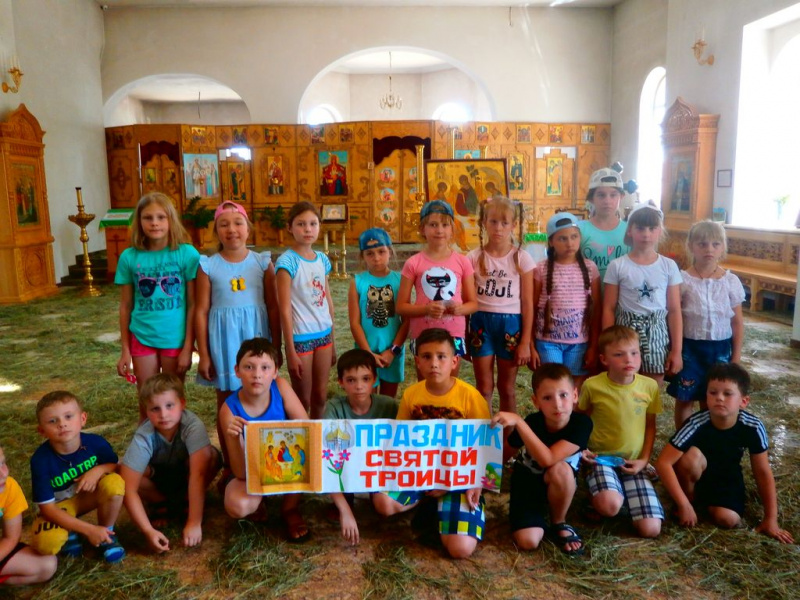 Для летних лагерей при школах г. Донецка были проведены экскурсии в храме Державной иконы Божией матери