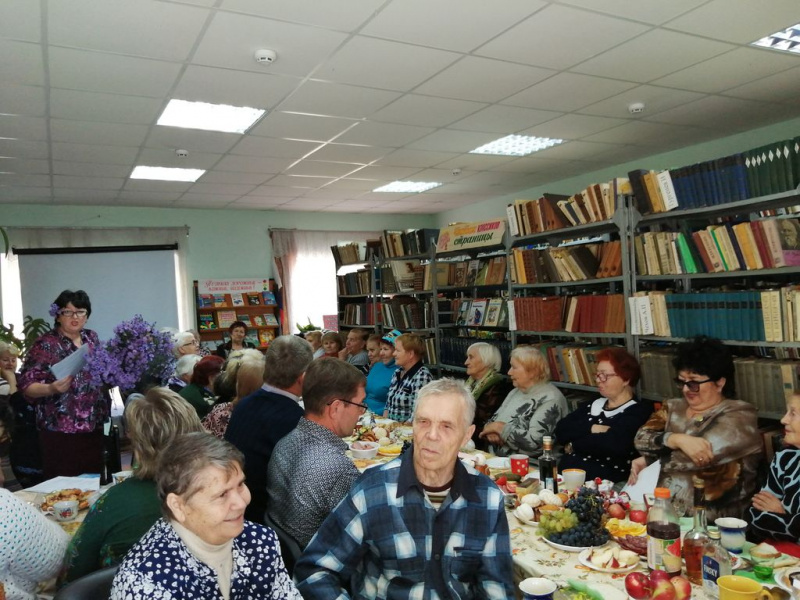 Иерей Иоанн Трофимов и помощник благочинного Александровск-Грушевского округа по миссионерскому служению приняли участие в мероприятии для пожилых жителей поселка Аютинский