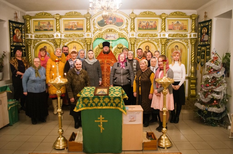 В храме святой Анны Кашинской г. Каменск-Шахтинский в новогоднюю ночь совершено богослужение