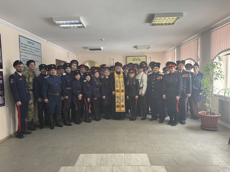 Панихида по невинноубиенным казакам прошла в Миллеровском техникуме 