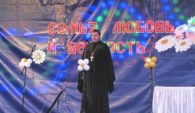 Благочинный Кашарского округа принял участие в мероприятии, посвященном Дню семьи, любви и верности