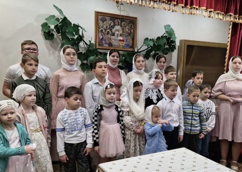 Воспитанники воскресной школы станицы Боковской подготовили концерт ко Дню матери