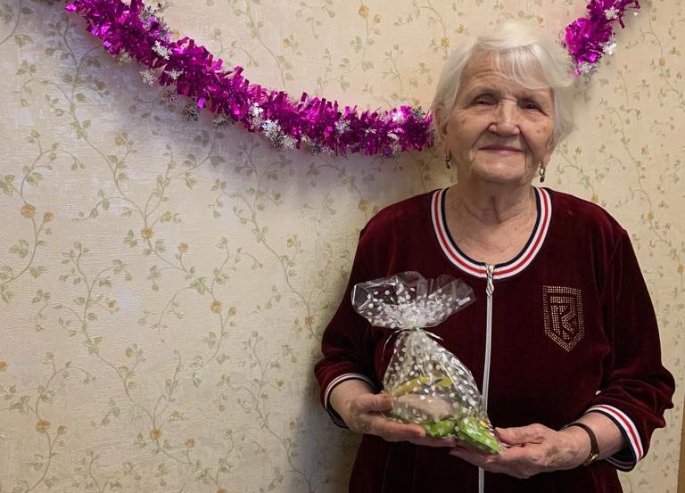 В рамках проведения благотворительной акции «В ожидании Рождественских чудес» пожилых людей поздравили с Новолетием и Рождеством Христовым