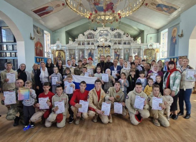 Встреча с волонтерами прошла в храме Архистратига Михаила поселка Каменоломни