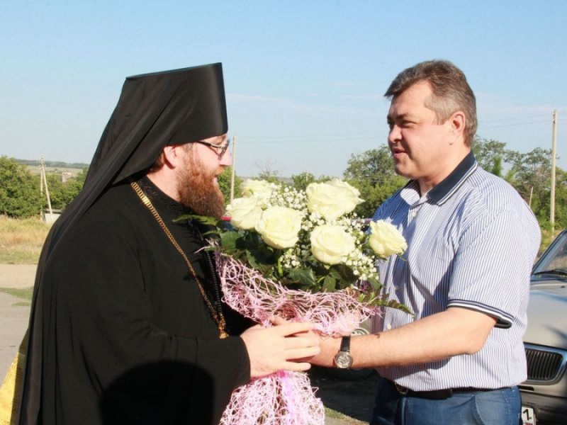 В праздник Дня шахтера епископ Игнатий совершил архипастырский визит в Гуковское благочиние