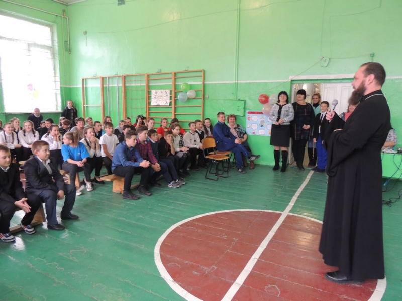 В поселке Долотинка Миллеровского района состоялся концерт «Мы выбираем жизнь», посвященный здоровому образу жизни