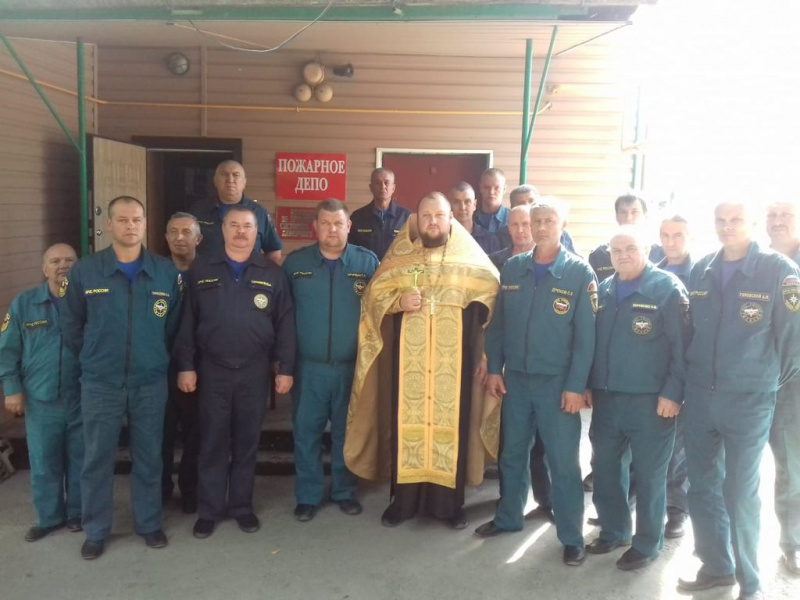 Протоиерей Антоний Колистратов совершил молебен в пожарной части пос. Чертково