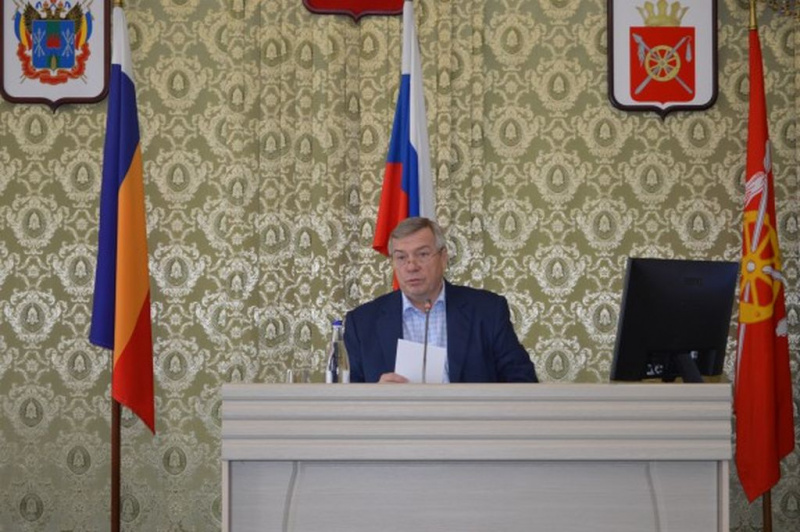 В пос. Каменоломни состоялась встреча с губернатором Ростовской области. В мероприятии принял участие протоиерей Сергий Яценко