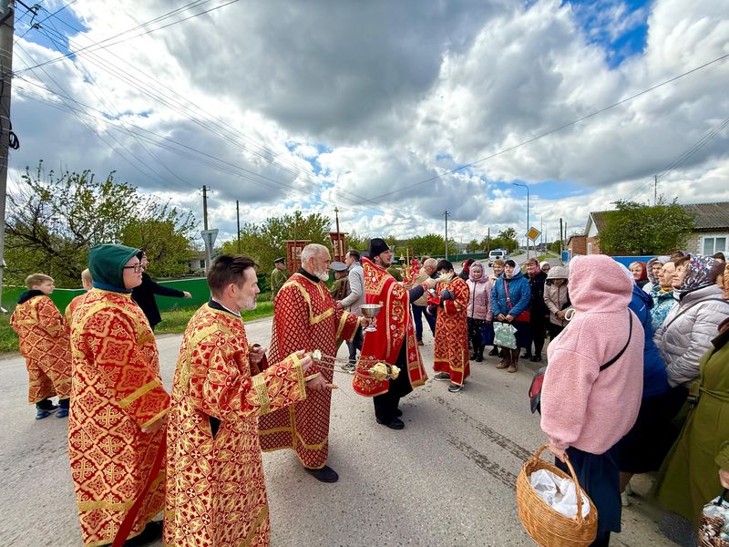 Пасхальный крестный ход в станице Боковской
