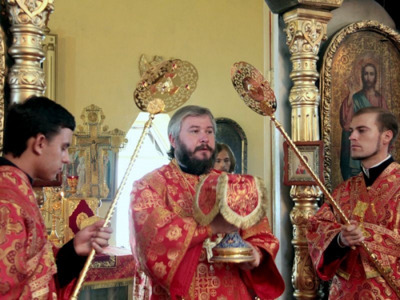 В день престольного праздника епископ Симон совершил Литургию в Пантелеимоновском храме пос. Глубокий