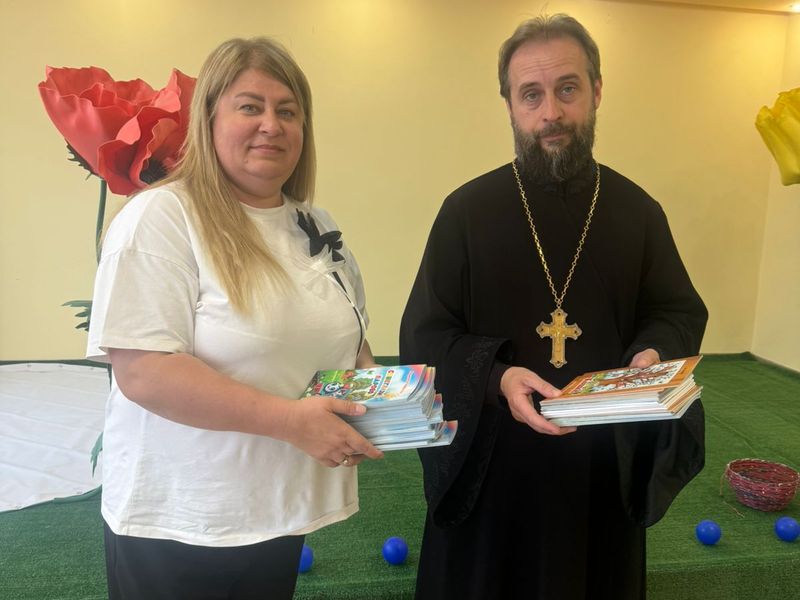 Детскому саду «Сказка» были подарены книги для духовно-нравственного воспитания детей