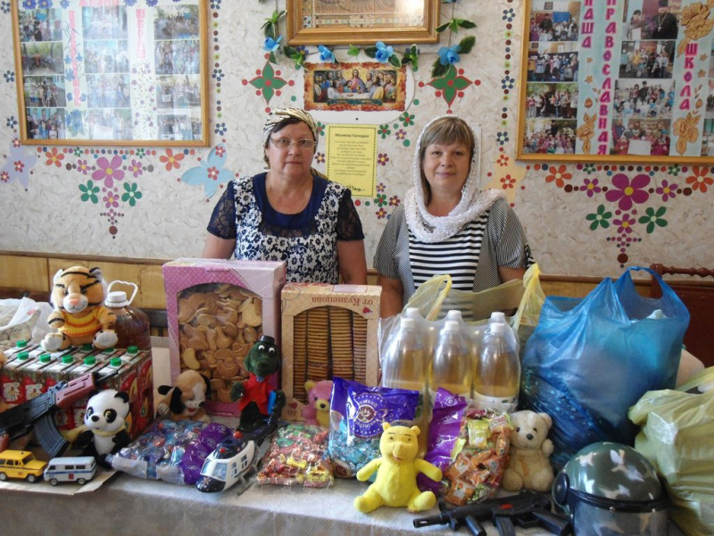 Добровольцы «Общины Милосердия» при храме Почаевской иконы Божией Матери города Каменск-Шахтинский оказали адресную помощь малообеспеченным и многодетным семьям, оказавшимся в трудной жизненной ситуации