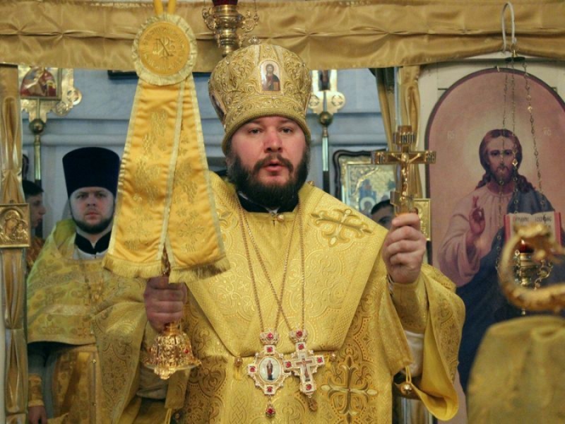 Правящий архиерей Шахтинской епархии епископ Симон возглавил Божественную литургию в Никольском храме города Зверево