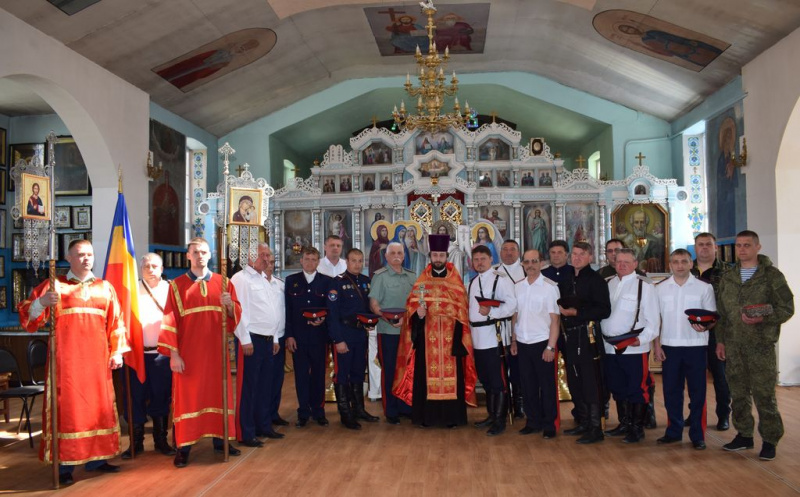 В храме Архангела Михаила п. Каменоломни Октябрьского района принял присягу избранный атаман станицы Староковыльной Нижне-Донского юрта