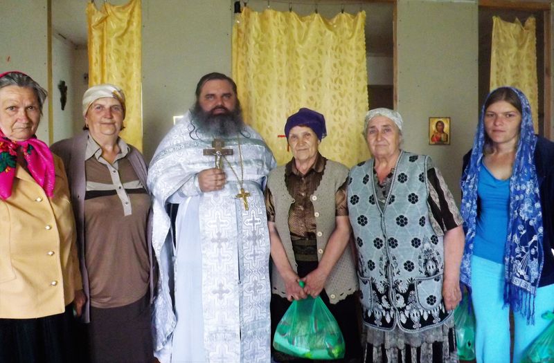 Праздничным богослужением отметили малый престольный праздник молитвенного дома в честь святителя Николая Чудотворца хутора Новониколаевского