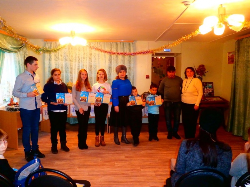 В Донецке состоялась выставка-конкурс детского и семейного творчества ИЗО и декоративно-прикладного творчества «Свет Рождества»