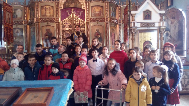 В храме святителя Николая состоялась творческая встреча учащихся воскресной школы с детьми, проходящими реабилитацию в центре «Добродея»